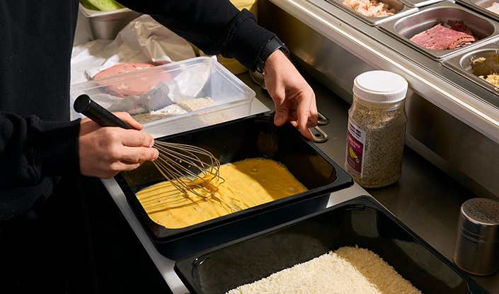 mixing sauces in smart kitchens